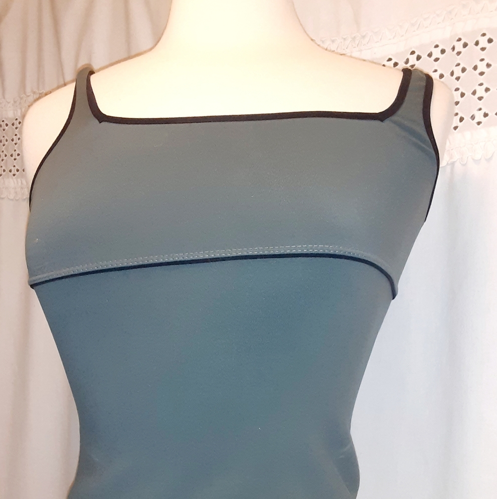 My Blue Fish Active Wear Tank Top M Gray dimension stretch Athletic Athleisure